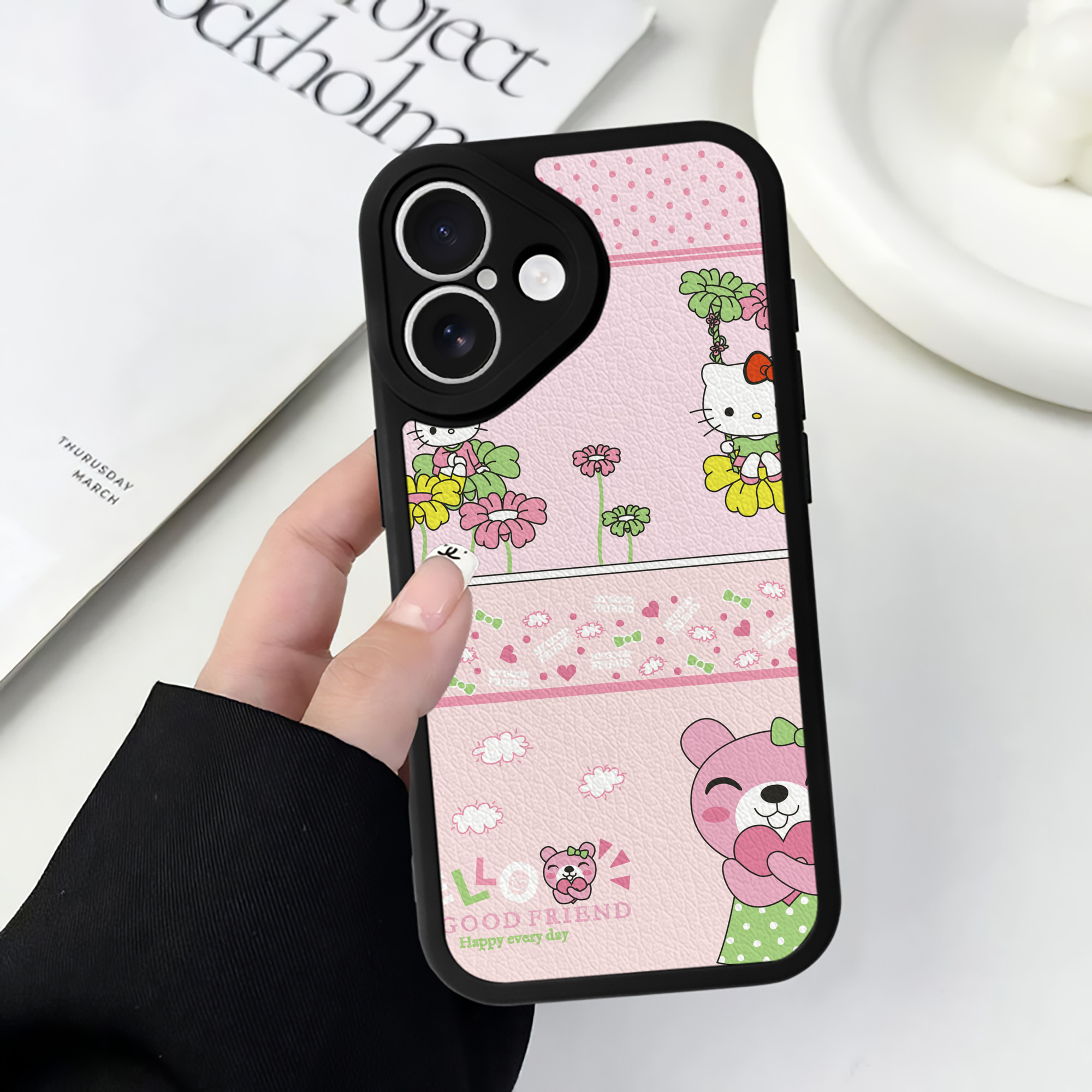 （画像用） Hello Kitty ハローキティ 【iPhone 16シリーズ対応】シリコンスマホケース（レザー調） 材質：シリコン